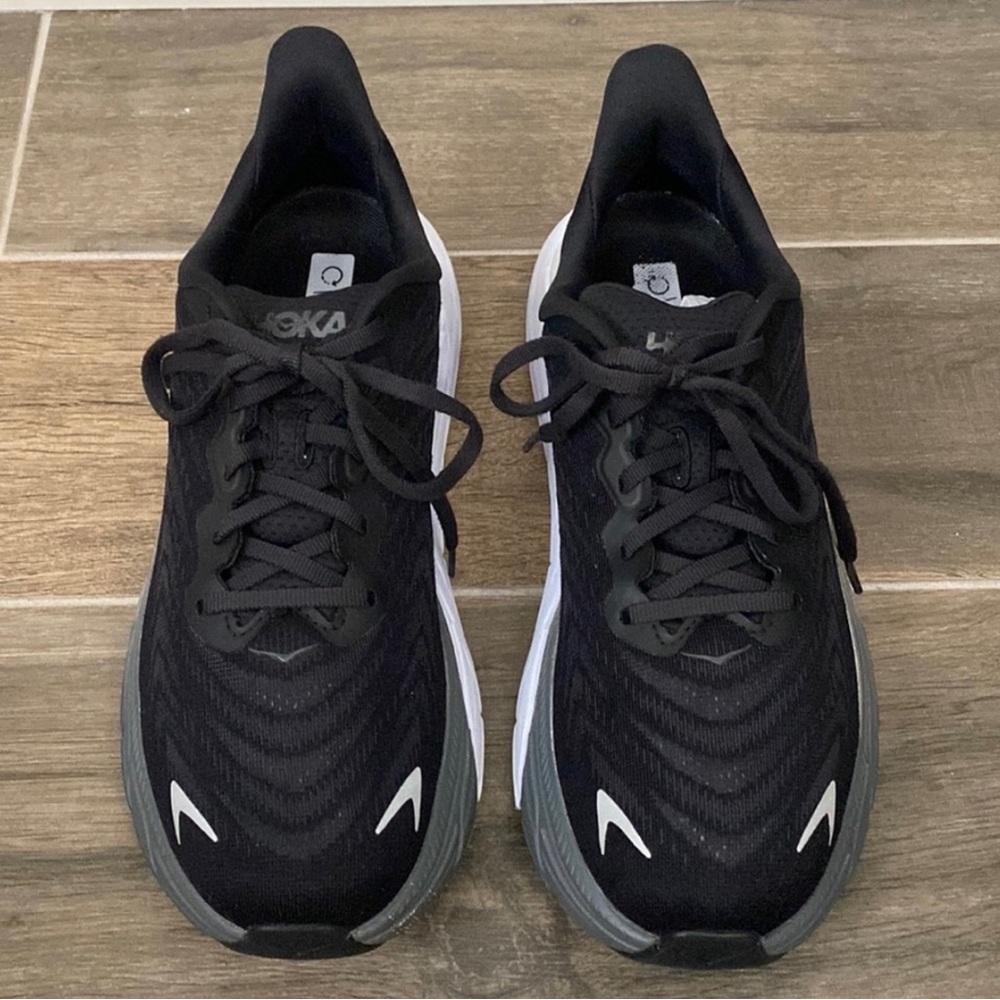 Hoka Arahi 6